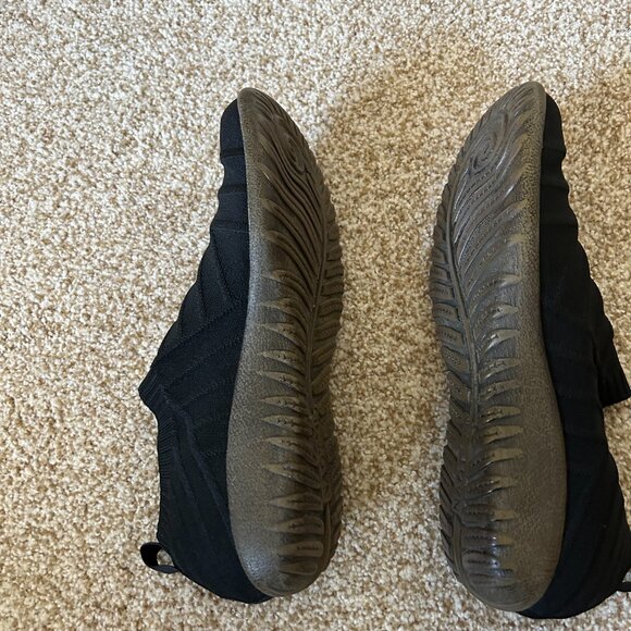 Naot pull on shoe - Picture 2 of 3